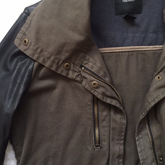 Used forever 21 jacket - Picture 4 of 4